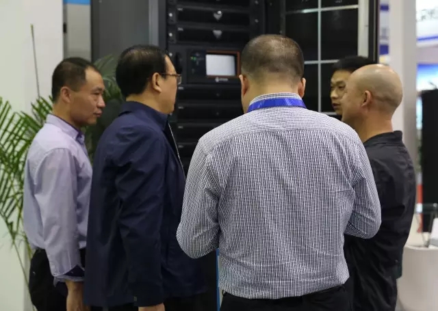 南宫体育app销售人员接待客户